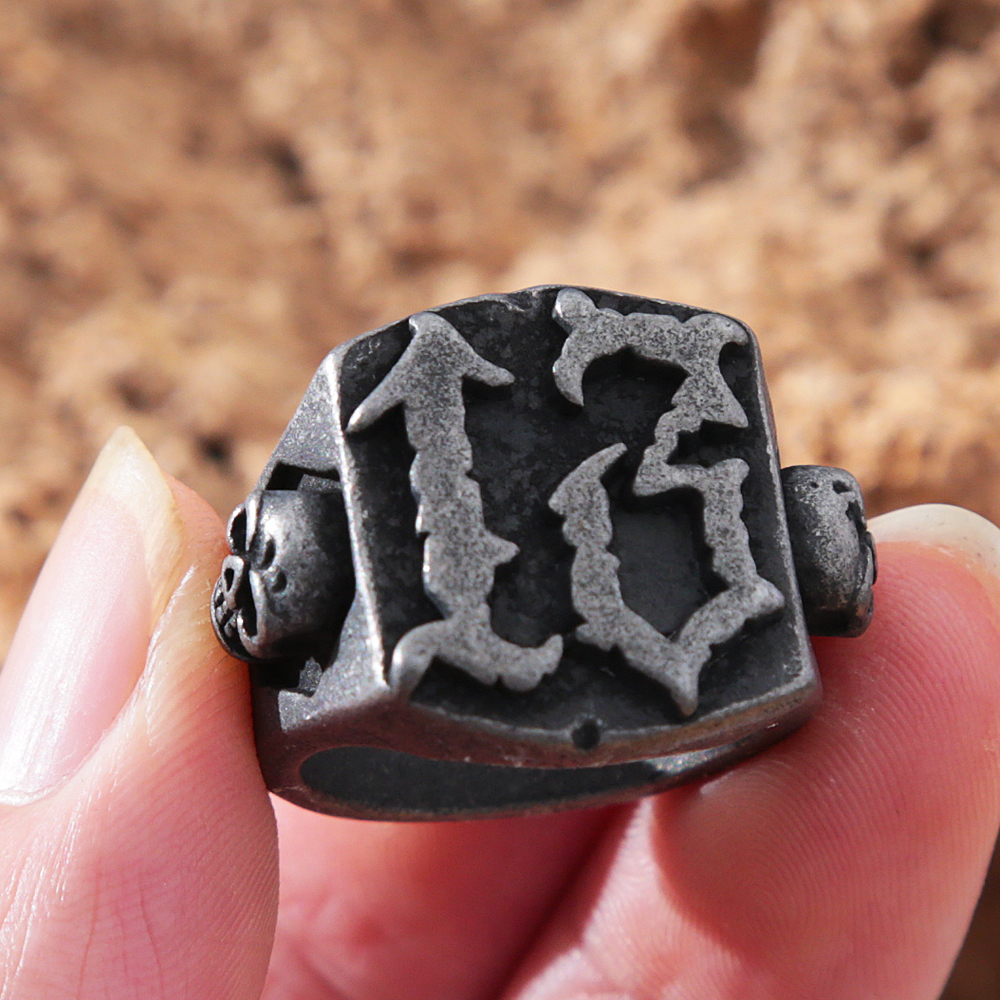 Gothic Skull Ring - Gothic Black 13 Skull Ring Men