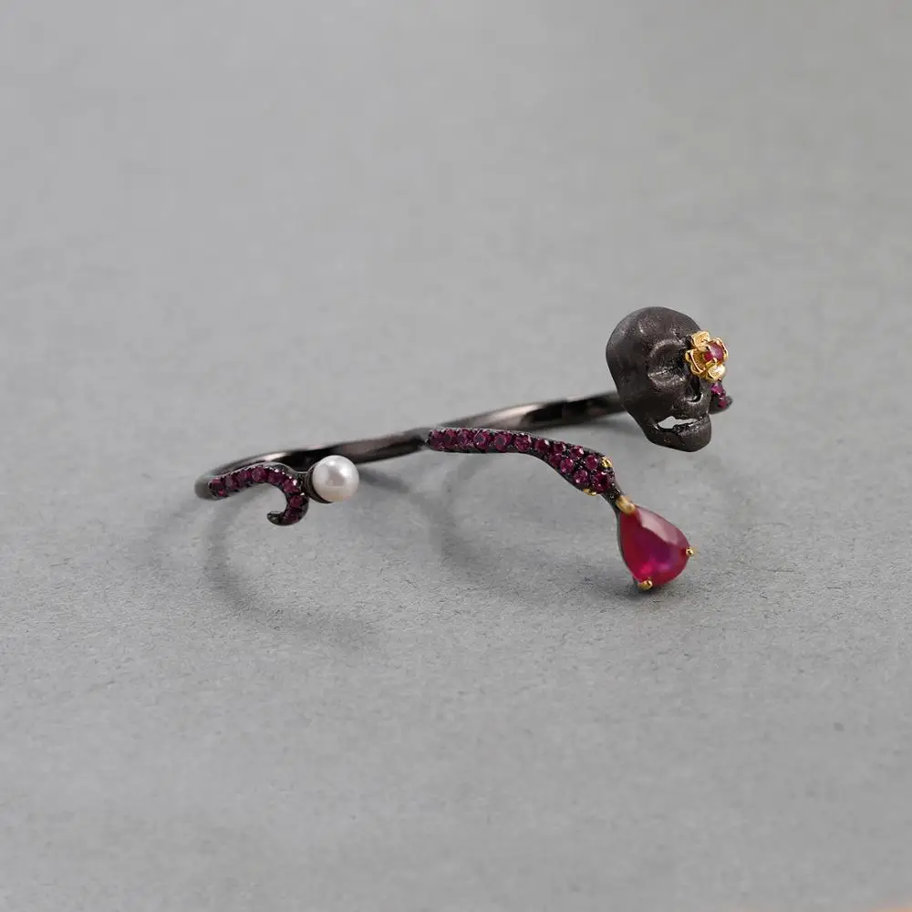 GEM'S BALLET Natural Ruby Gems - Gothic Skull Ring incelemesi ve fiyatı